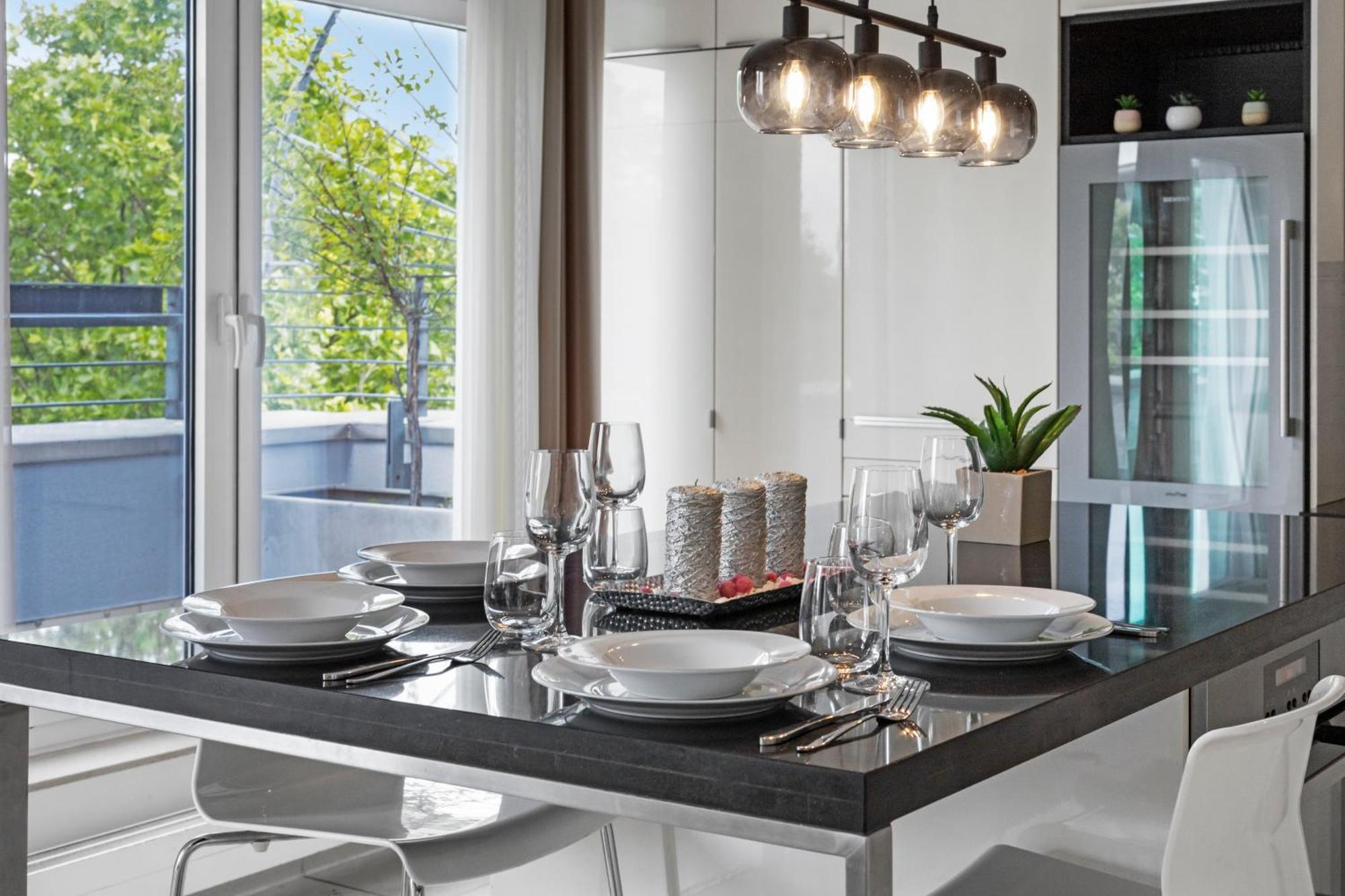 Domloge Lofts & Keulen