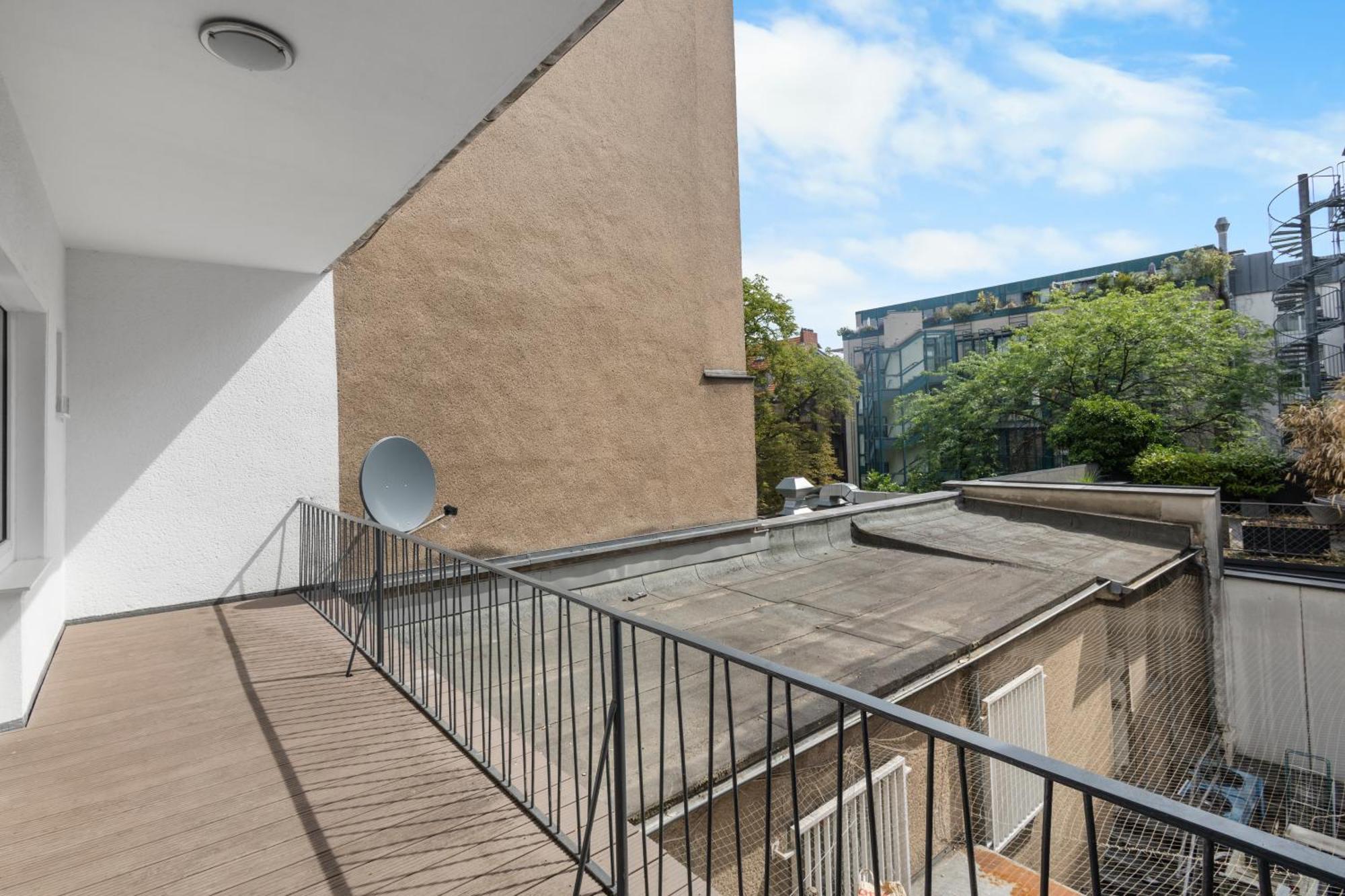Domloge Lofts & Keulen